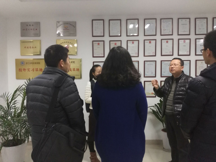 浙江理工大學機械制造及其自動化學院主任張建新到訪公司參觀交流